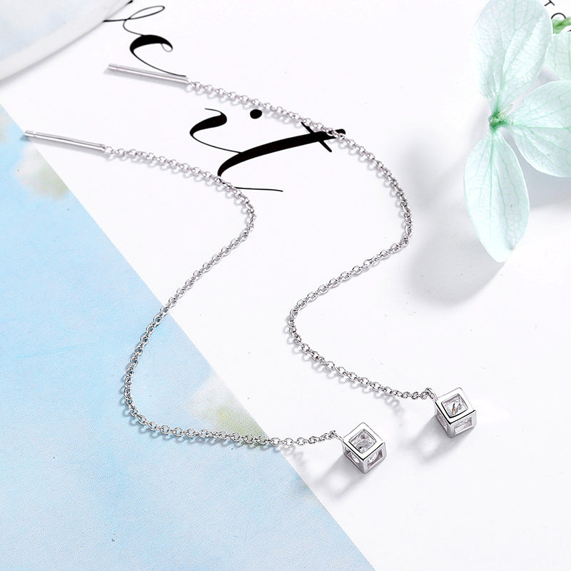 Women's earrings with elegant square pendant and shimmering zirconia Hapa Style