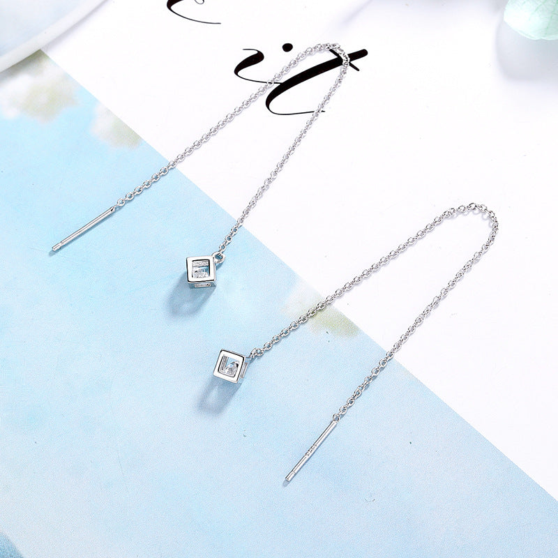 Women's earrings with elegant square pendant and shimmering zirconia Hapa Style