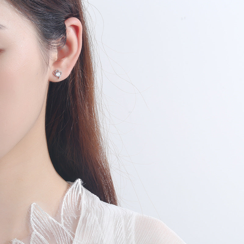 Women’s stud earrings with stylish heart design and sparkling crystals Hapa Style