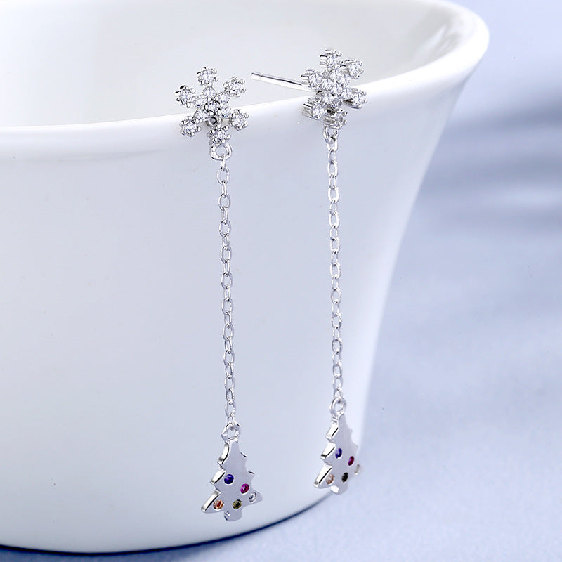 Women’s earrings with sparkling snowflake pendant and chain embellishment Hapa Style