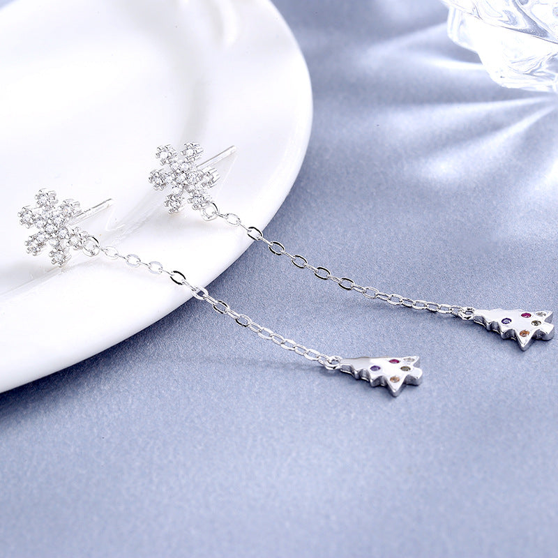 Women’s earrings with sparkling snowflake pendant and chain embellishment Hapa Style