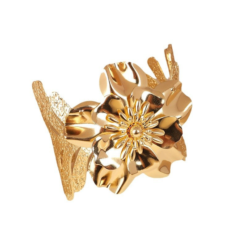 Women's elegant bracelet with artistic floral design Hapa Style