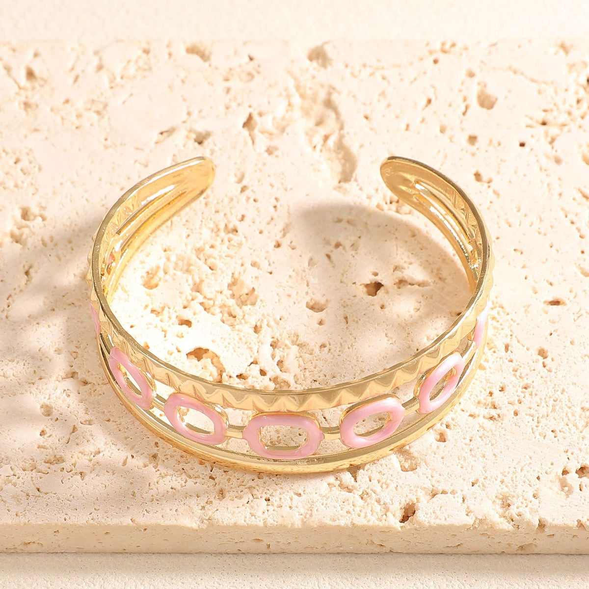 Women's cuff with elegant spiral design Hapa Style