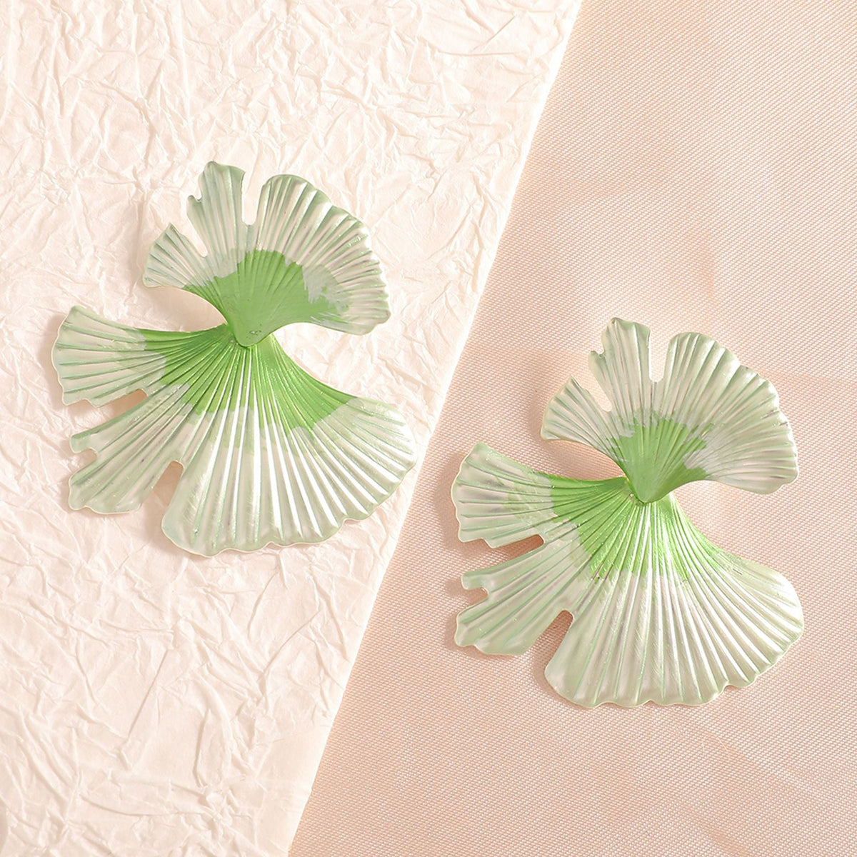 Women's hair accessories with elegant leaf design Hapa Style
