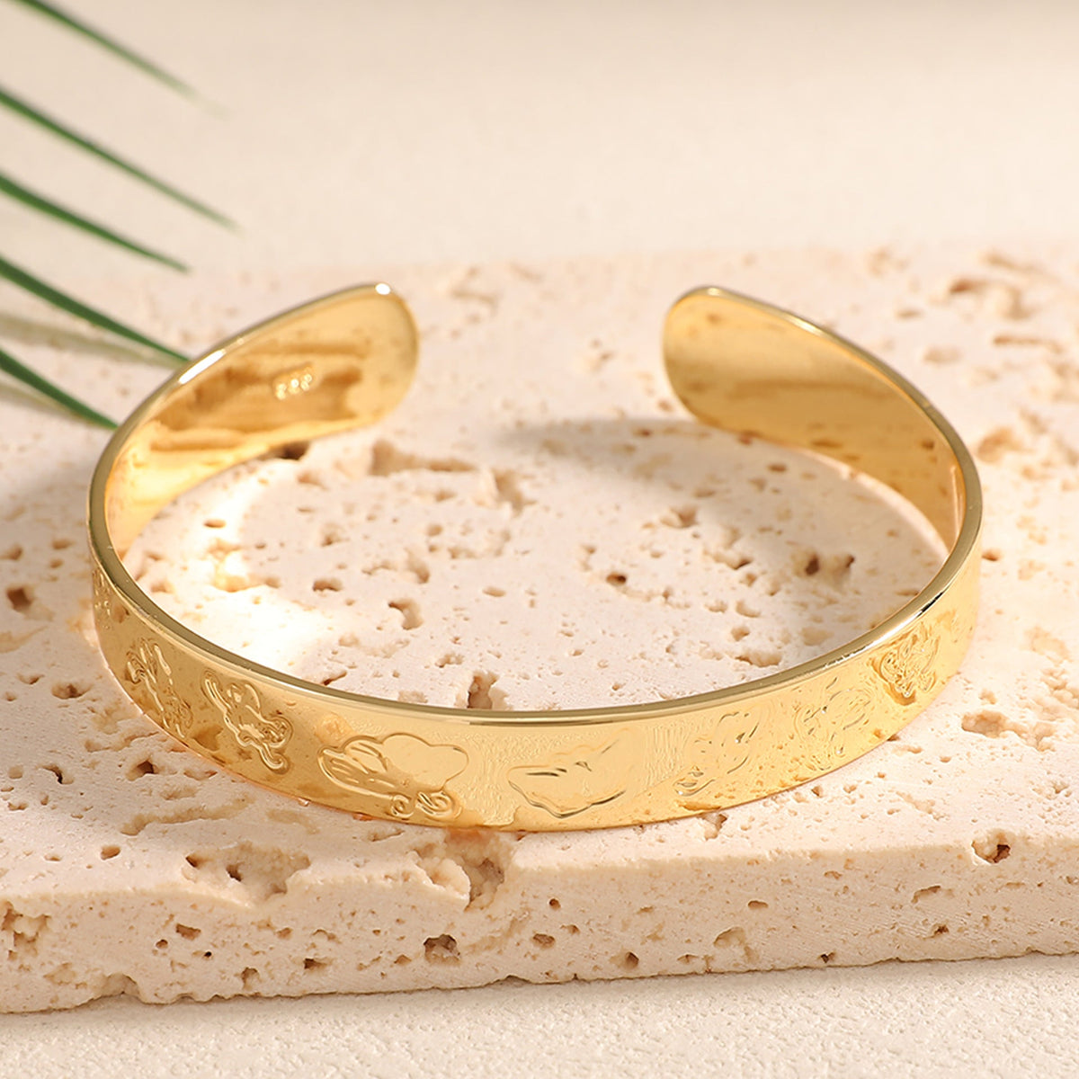 Ladies Open Bangle with Artistic Coral Pattern Hapa Style