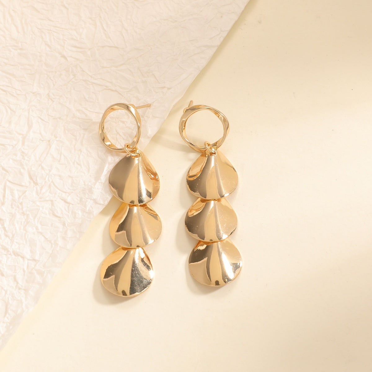 Women Hanging Earrings with Elegant Shell Design Hapa Style
