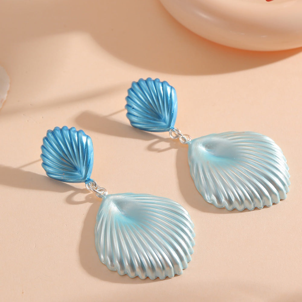Ladies Hanging Earrings in Elegant Shell Design Hapa Style
