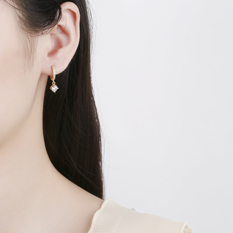 Ladies earrings with sparkling crystals and high-quality gold plating Hapa Style