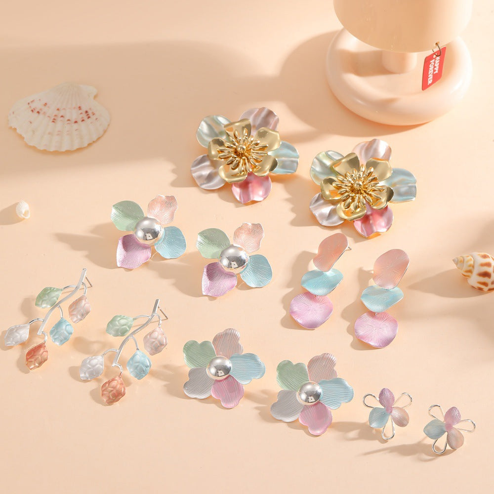 Women's hair clips in playful flower design Hapa Style