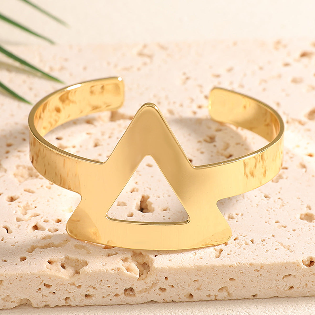 Ladies Open Bangle with Artistic Coral Pattern Hapa Style