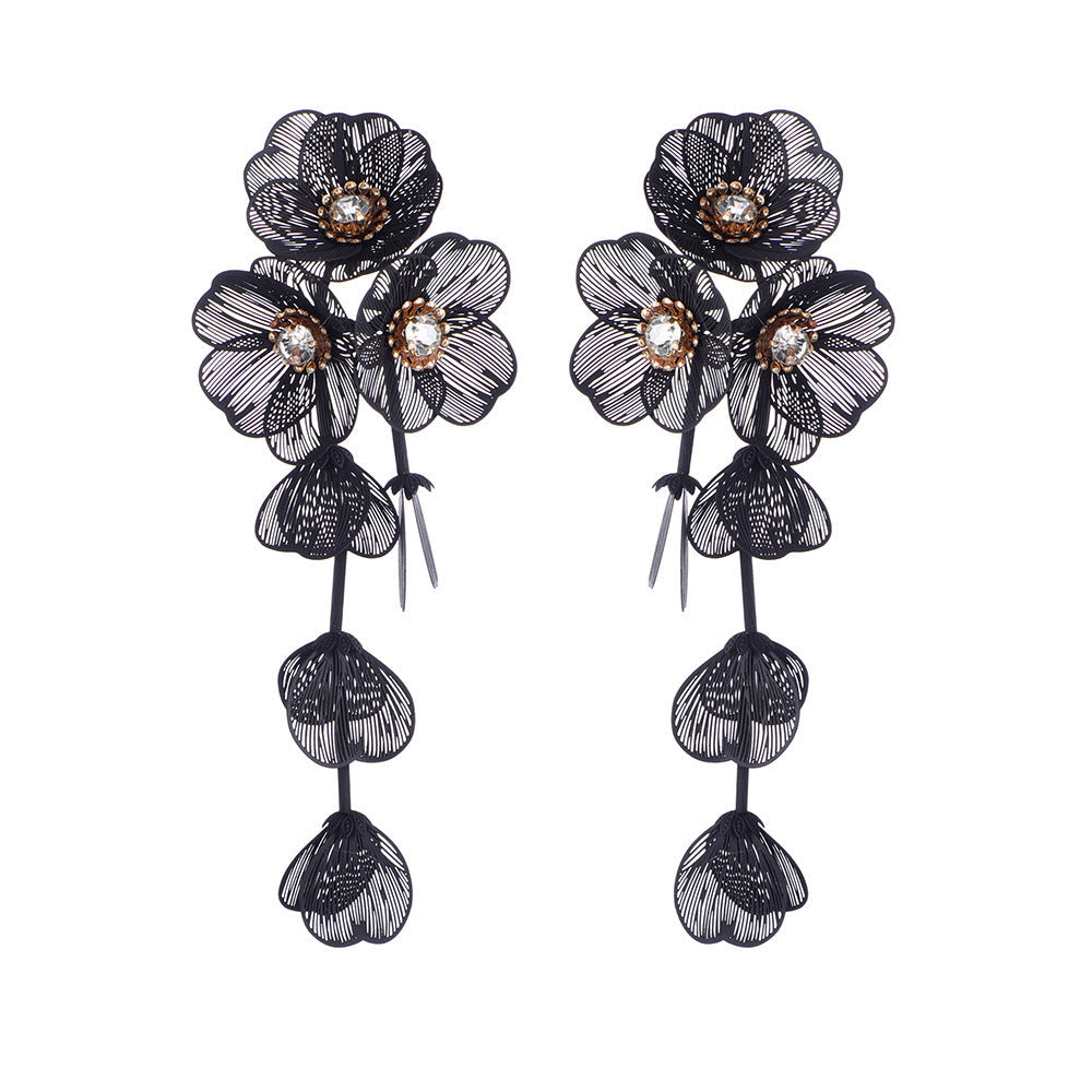 Ladies' earrings in elegant floral design Hapa Style