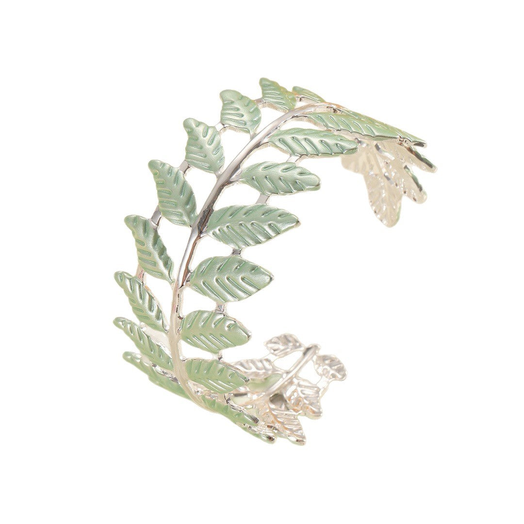 Ladies bracelet in elegant leaf design Hapa Style