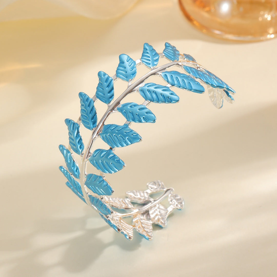 Ladies bracelet in elegant leaf design Hapa Style