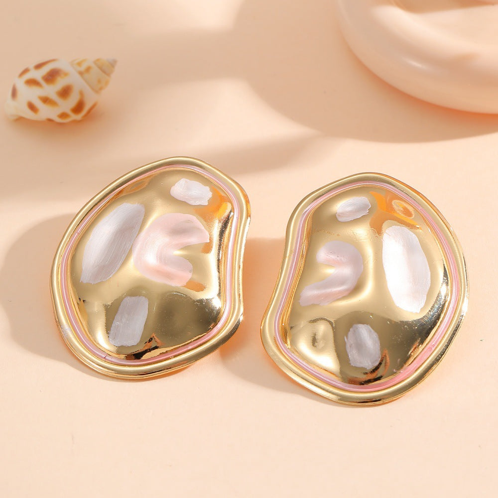 Ladies Hanging Earrings in a modern, organic design Hapa Style