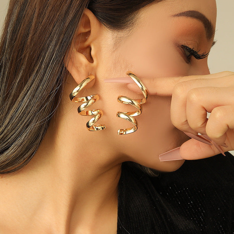 Women's Hanging Earrings with Elegant, Curved Design Hapa Style