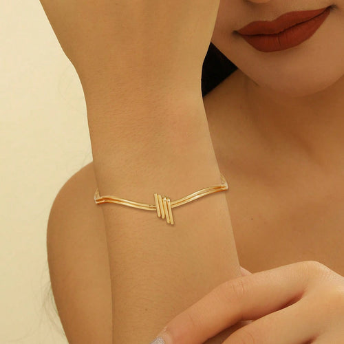 Ladies' bangle with elegant curved design Hapa Style