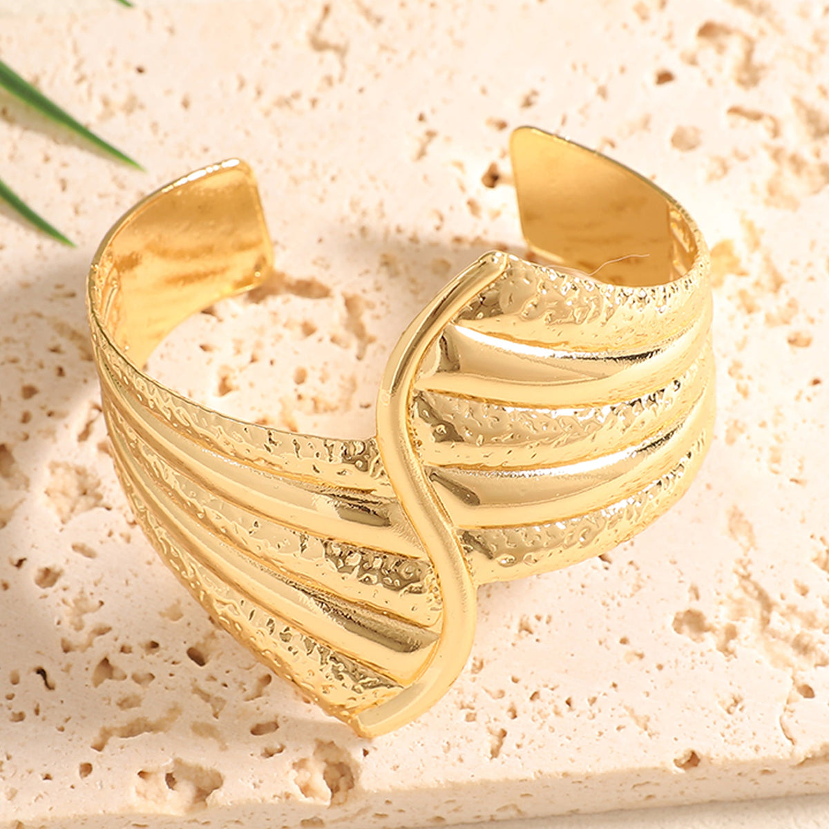 Ladies Open Bangle with Artistic Coral Pattern Hapa Style