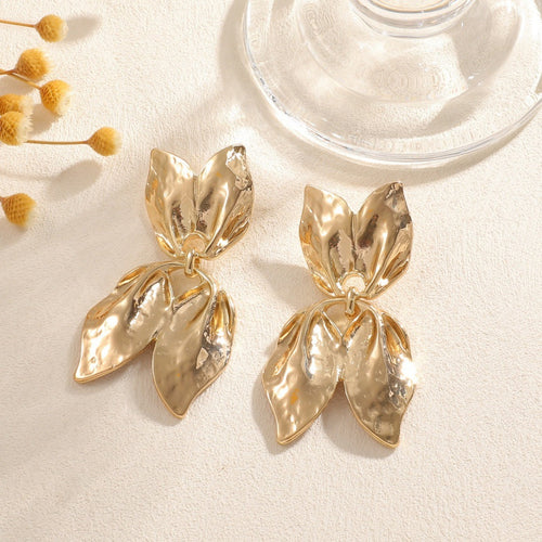 Ladies earrings in elegant leaf design Hapa Style