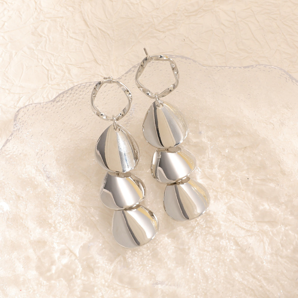 Women Hanging Earrings with Elegant Shell Design Hapa Style