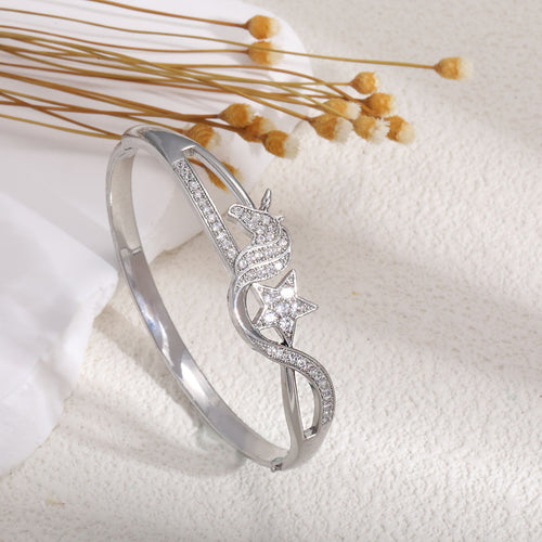 Ladies bracelet with elaborate infinity symbol and sparkling zirconia Hapa Style