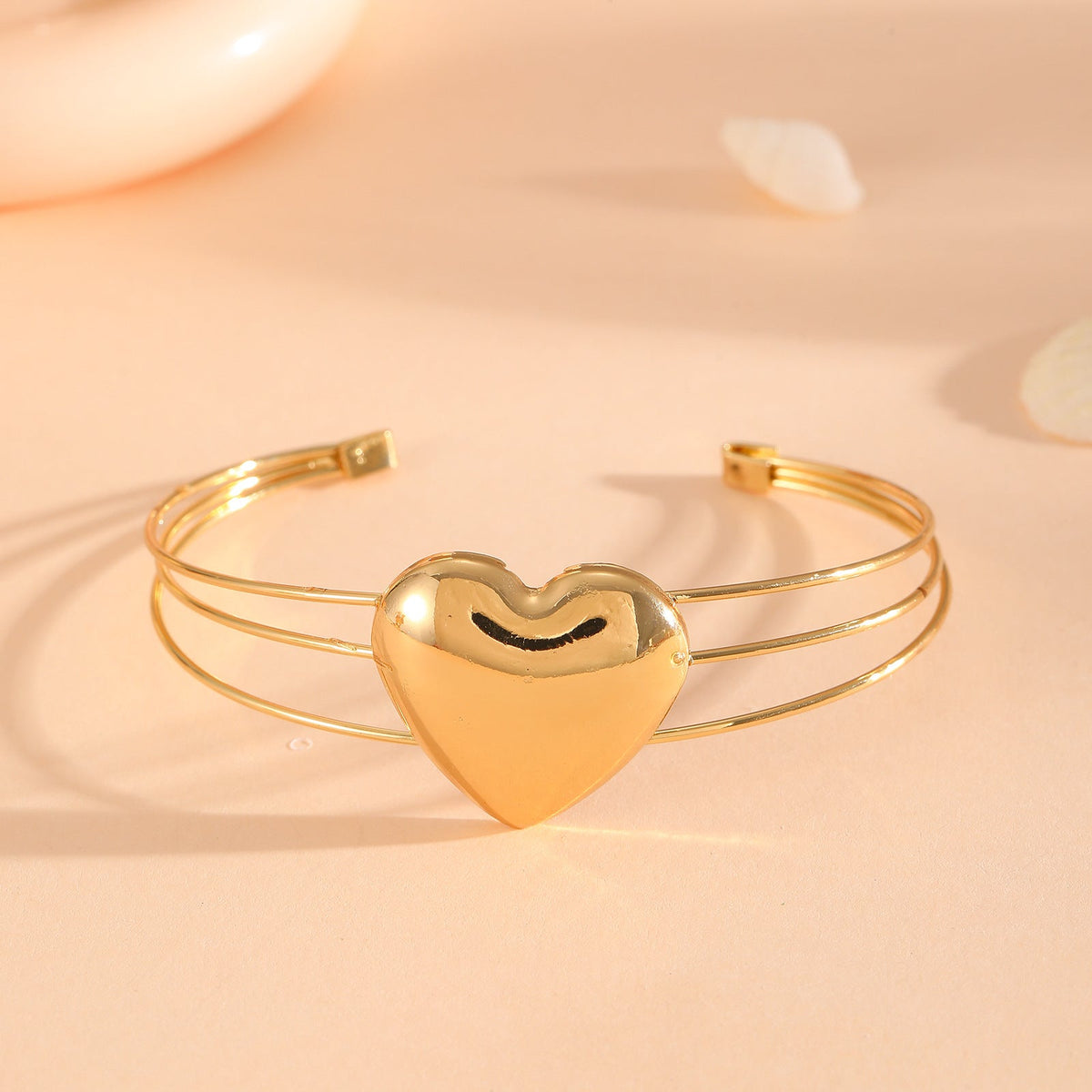 Women's bracelet with intricate bow design Hapa Style