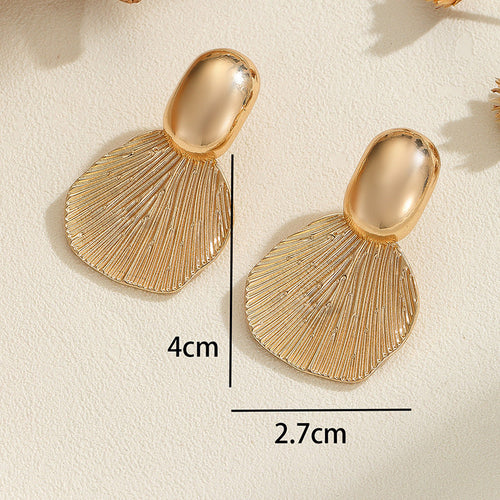Ladies Hanging Earrings with Luxurious Leaf Design Hapa Style