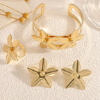 Women's cuff bracelet with floral design Hapa Style