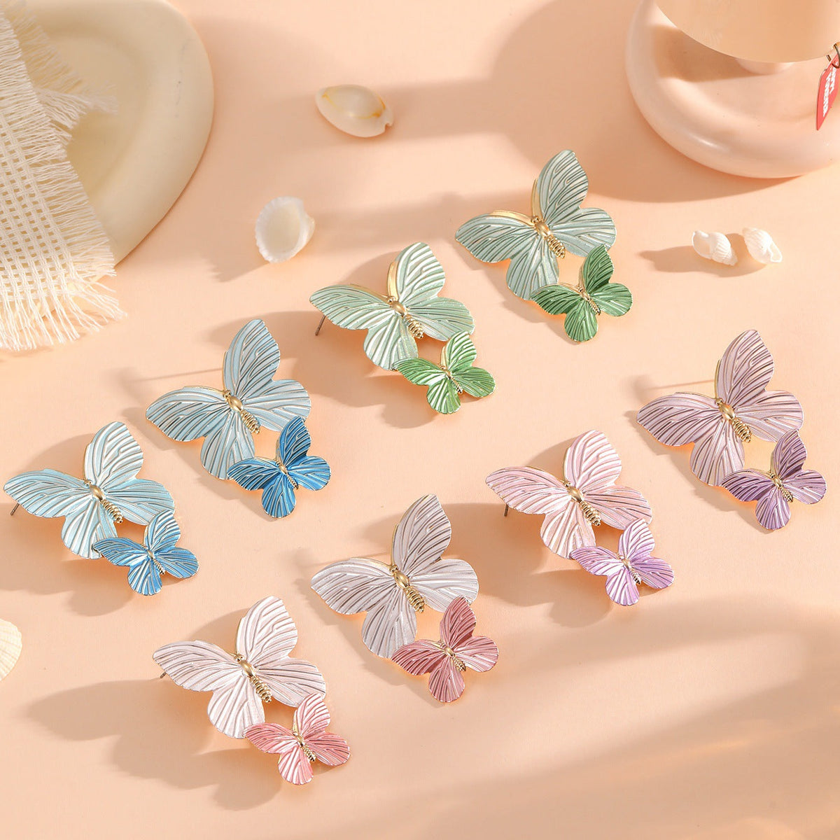 Ladies' brooches in elegant butterfly design Hapa Style