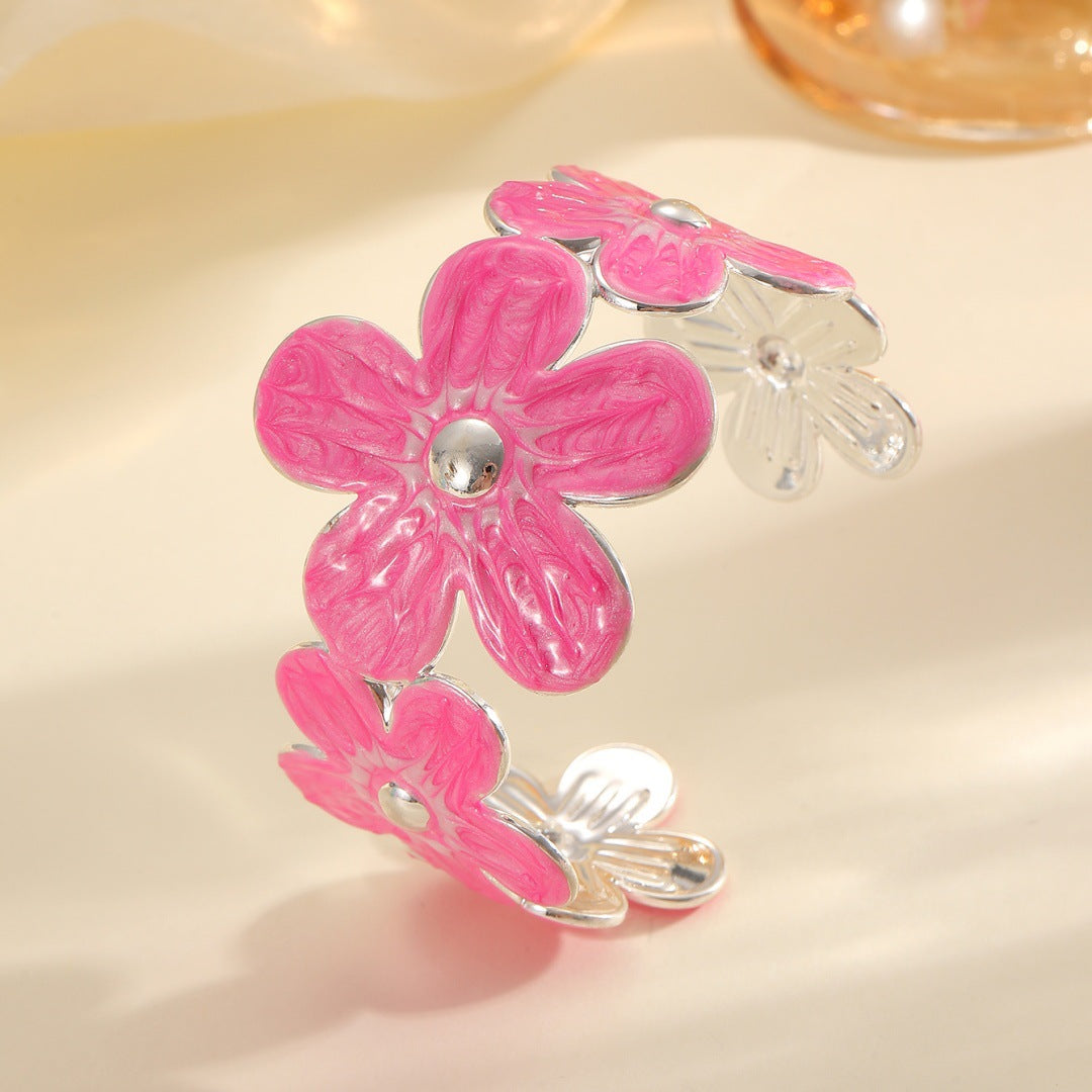 Women's bracelet made of high-quality metal with floral design Hapa Style