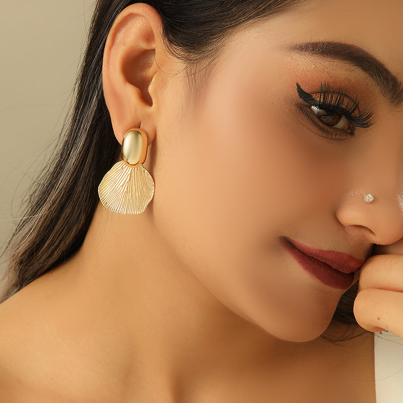 Ladies Hanging Earrings with Luxurious Leaf Design Hapa Style