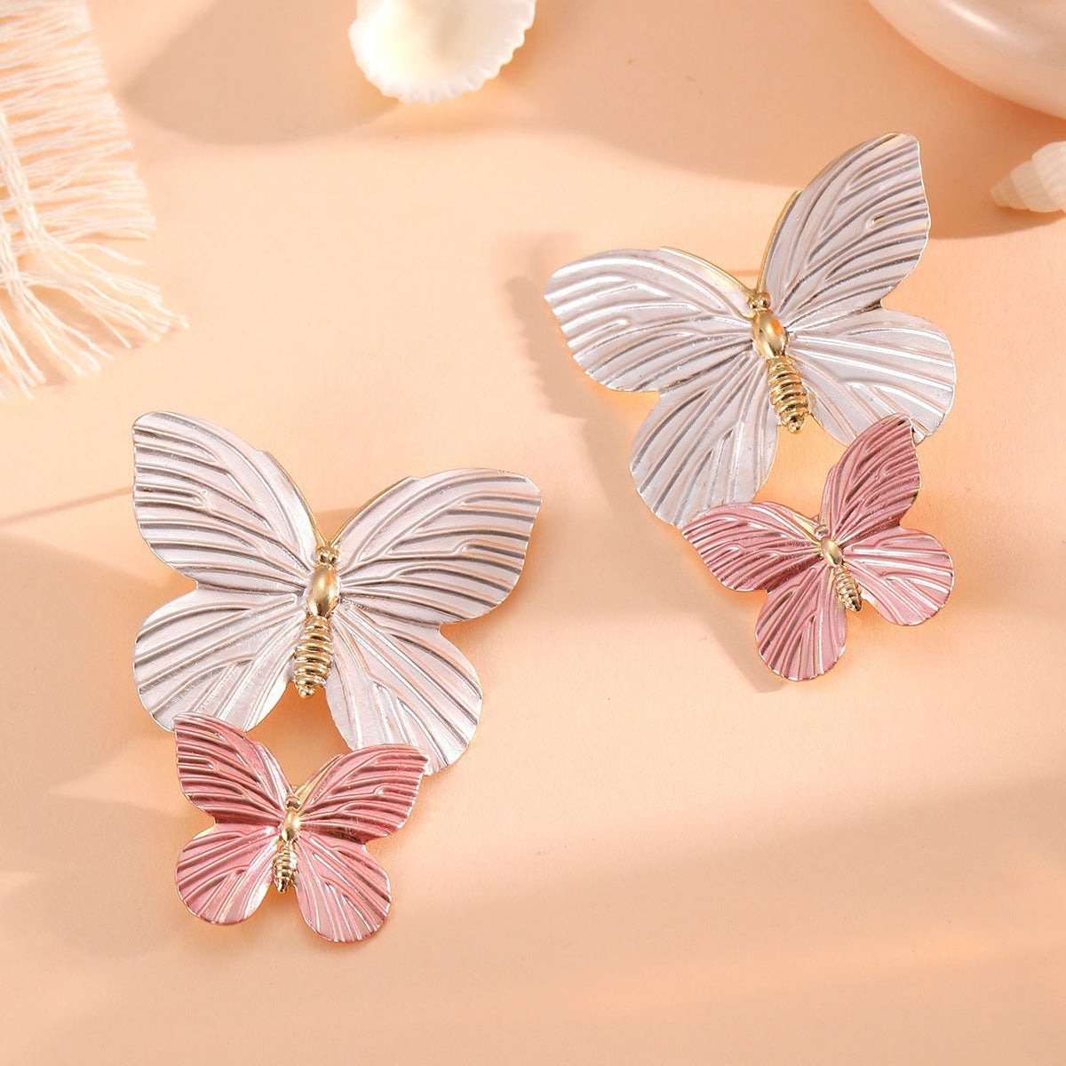 Ladies' brooches in elegant butterfly design Hapa Style