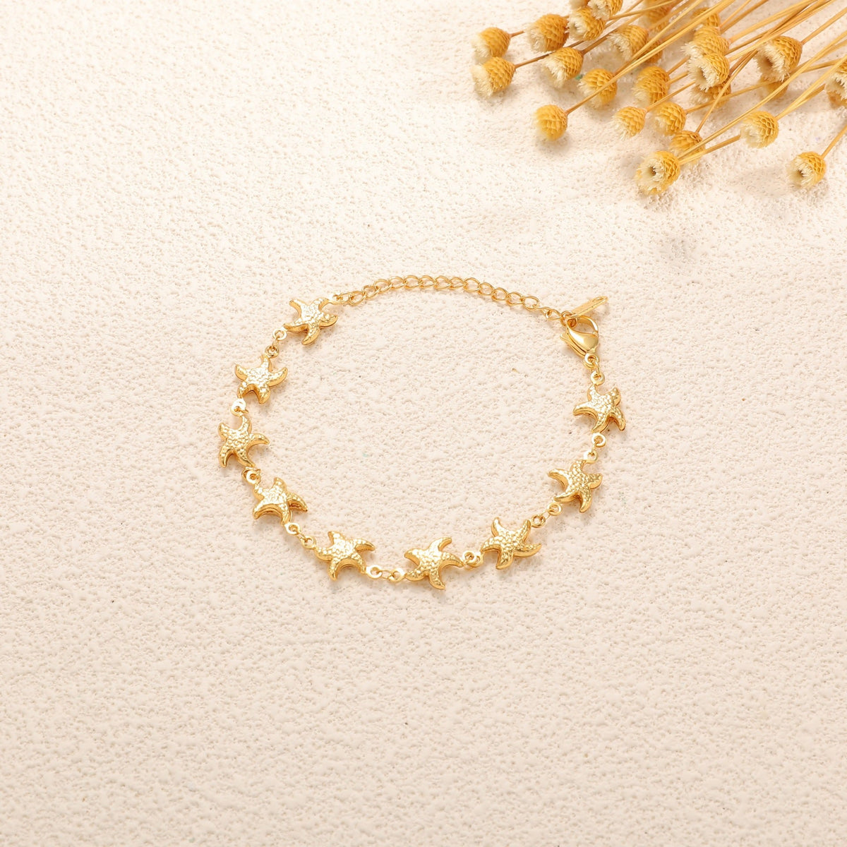 Ladies' bracelet with elegant heart design and fine link chain Hapa Style