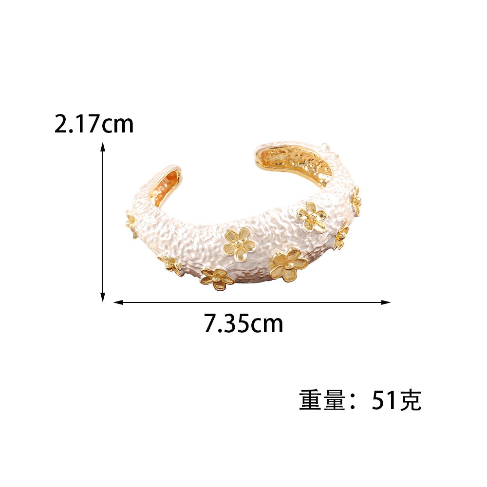 Women's bracelet with intricate flower design Hapa Style