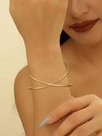 Ladies' bangle with elegant curved design Hapa Style