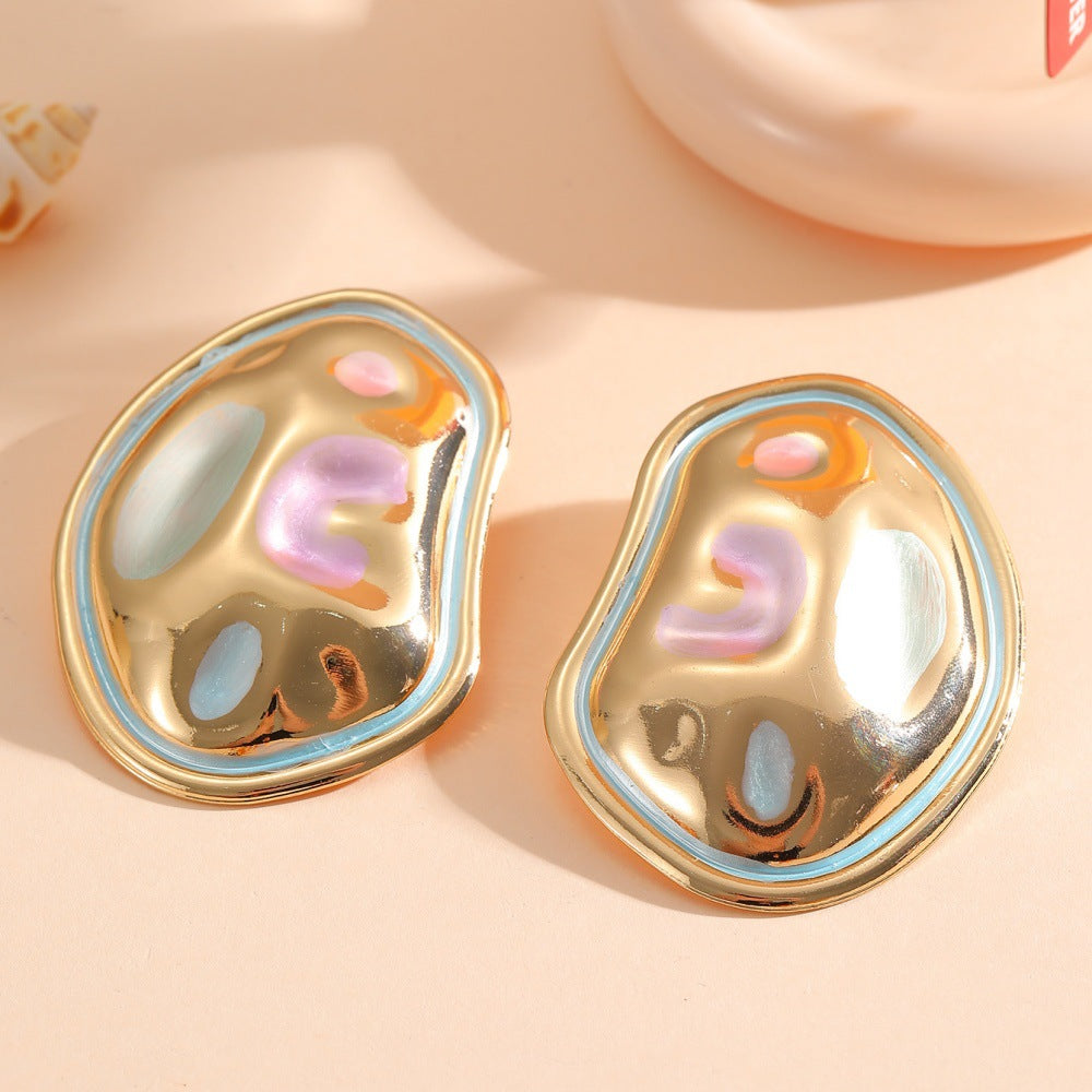 Ladies Hanging Earrings in a modern, organic design Hapa Style