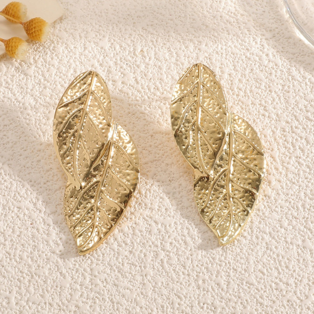 Ladies' bangle with artistic leaf design Hapa Style
