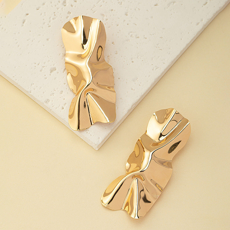 Ladies Hanging Earrings in Modern Elegance Design Hapa Style