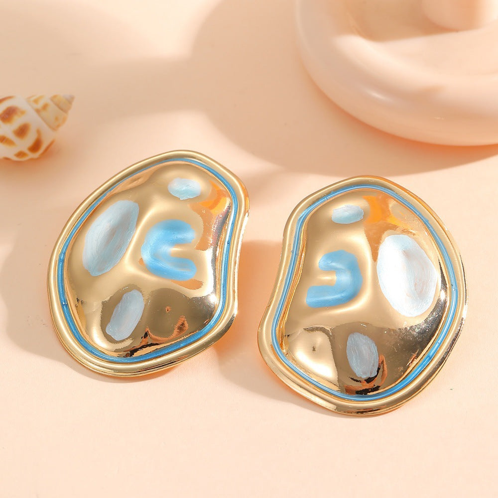 Ladies Hanging Earrings in a modern, organic design Hapa Style