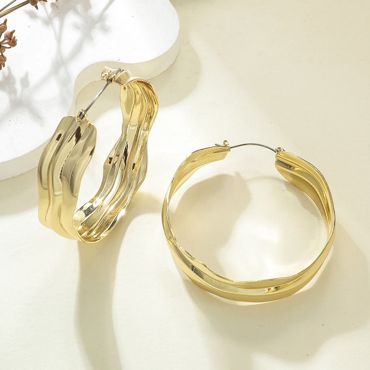 Women's Hanging Earrings in Elegant Wave Pattern Hapa Style