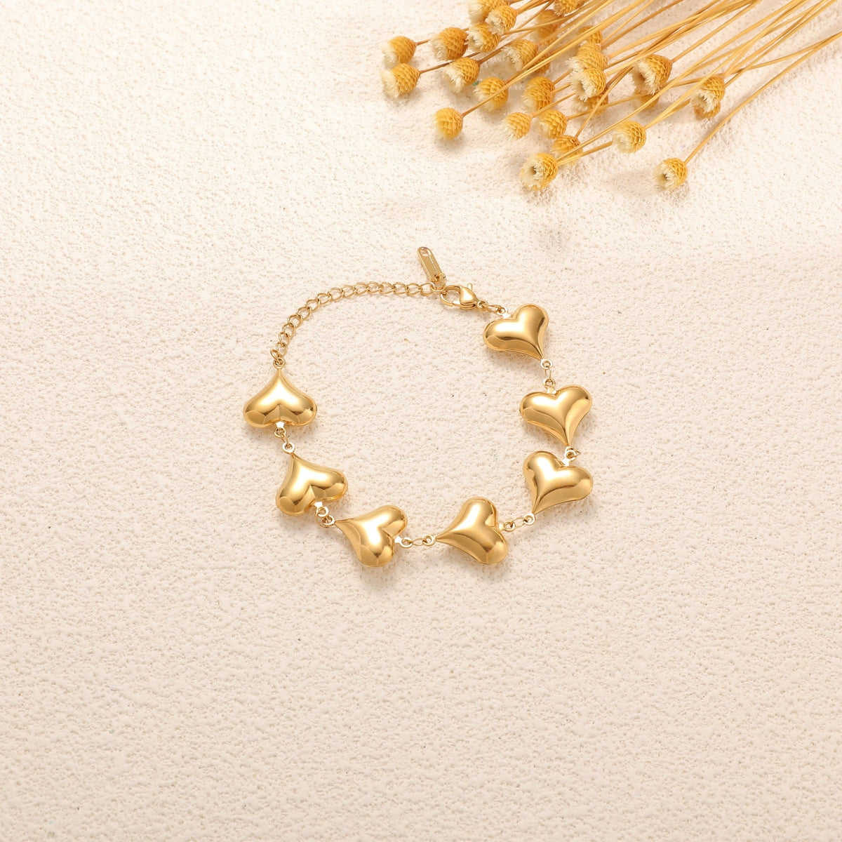 Ladies' bracelet with elegant heart design and fine link chain Hapa Style
