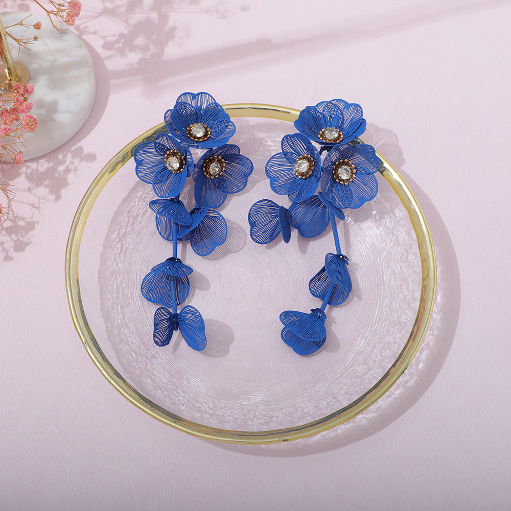 Ladies' earrings in elegant floral design Hapa Style