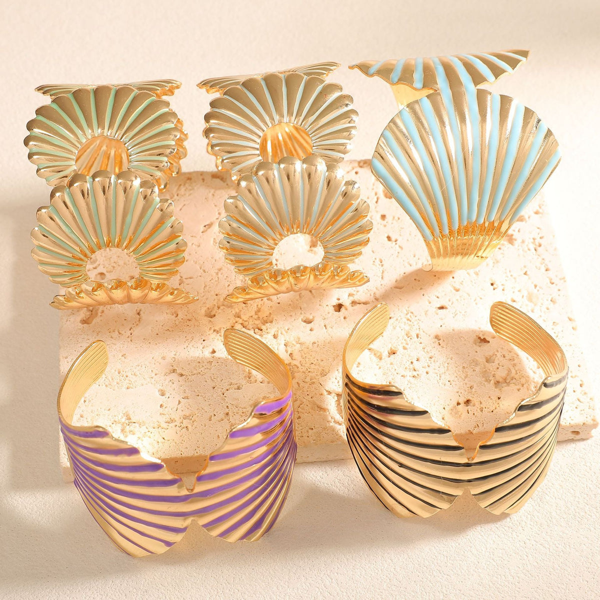Women's bangle with elegant shell design Hapa Style