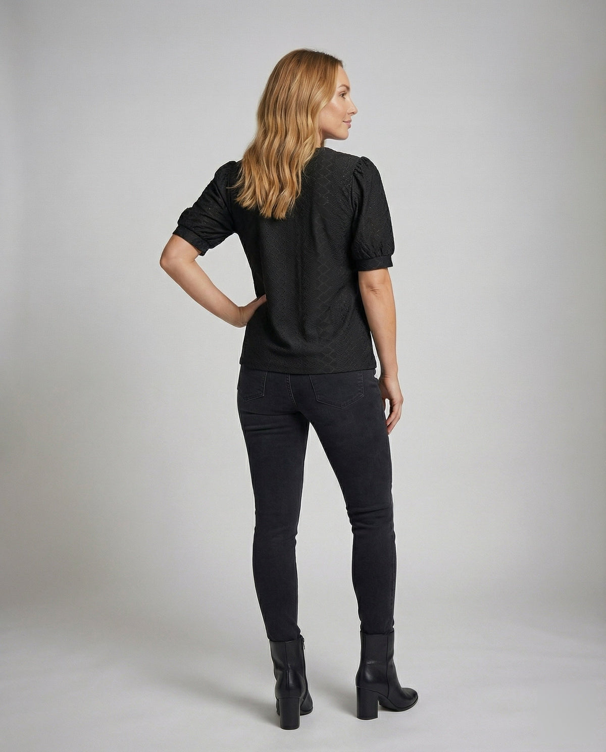 Product 15579290927434 - back_view