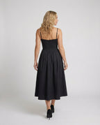 Women Elegant Long Dress with Fitted Silhouette and Flowing Skirt