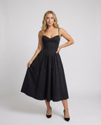 Women Elegant Long Dress with Fitted Silhouette and Flowing Skirt